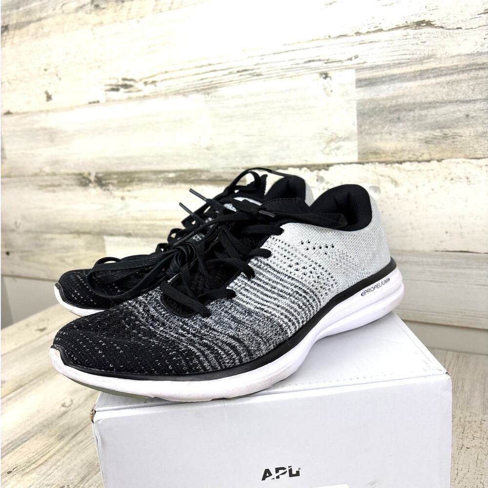 APL Womens 11 Black White Techloom Pro Running Athletic Tennis Sneakers